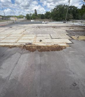 Ballasted gravel roof surface in Lake Wales, FL