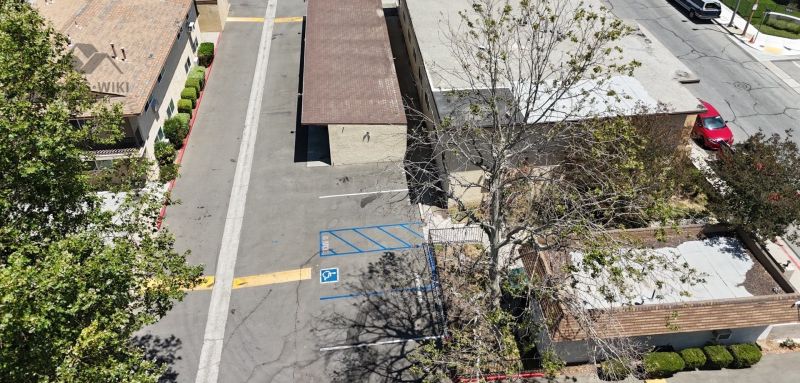 File:Low-slope-commercial-roof-with-equipment-simi-valley-b2-177.jpg