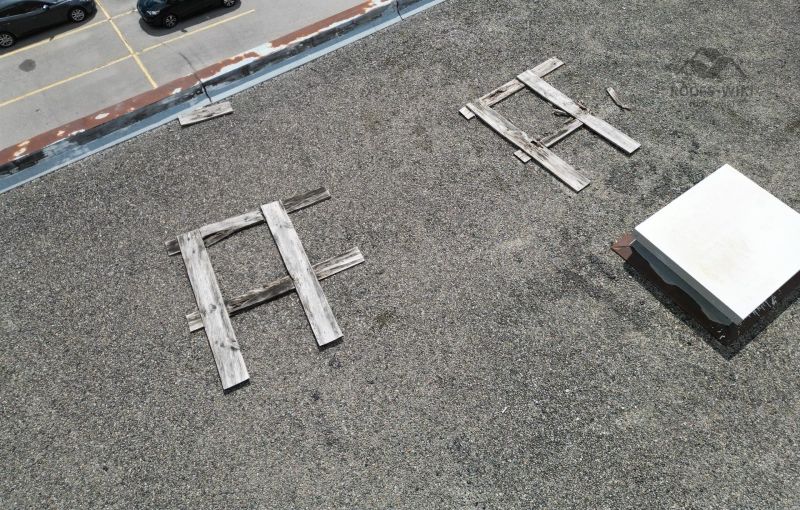 File:Scupper-drain-box-at-a-flat-roof-edge-pickering-b2-154.jpg