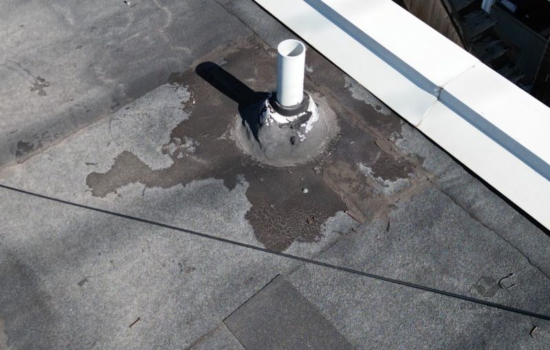 File:Gravel-ballast-at-a-flat-roof-edge-toronto-b2-031.jpg