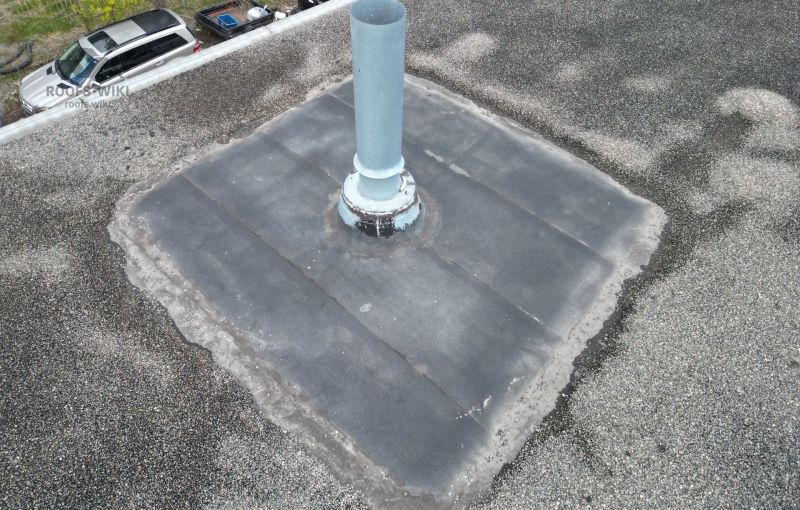File:Vent-pipe-penetration-on-a-flat-roof-pickering-b2-006.jpg