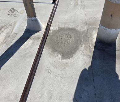 Flat roof corner and parapet in North Hollywood, CA