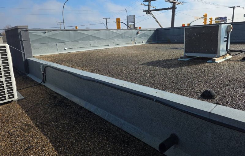 File:Built-up-gravel-roof-and-parapet-winnipeg-b2-237.jpg