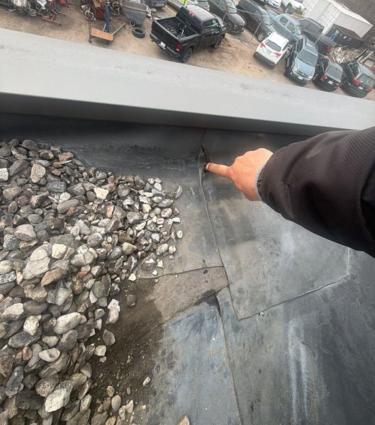 File:Ballasted-gravel-roof-surface-scarborough-108.jpg