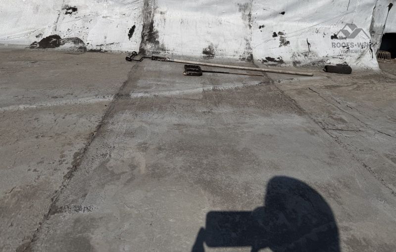 File:Commercial-flat-roof-with-rooftop-equipment-arlington-heights-b2-052.jpg