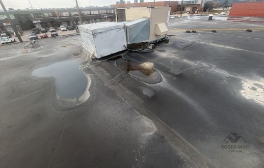 Commercial flat roof membrane in North York, ON