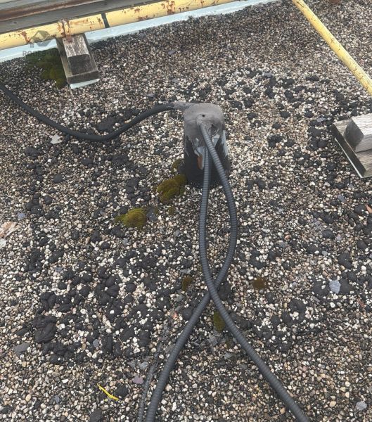 File:Roof-drain-on-a-flat-membrane-roof-burlington-b2-102.jpg